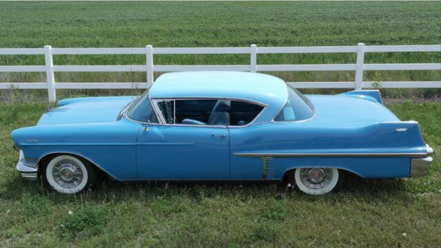 Cadillac Series 62 1957 image number 31