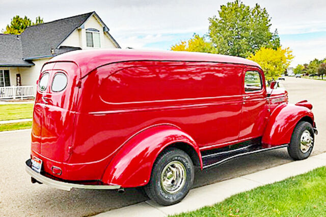 Chevrolet 1 Ton 3800 Panel Delivery Dually 1946 image number 28