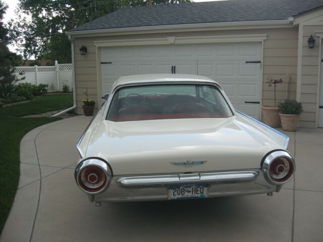 Ford Thunderbird 2 Dr Hardtop 1962 image number 22