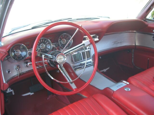 Ford Thunderbird 2 Dr Hardtop 1962 image number 8