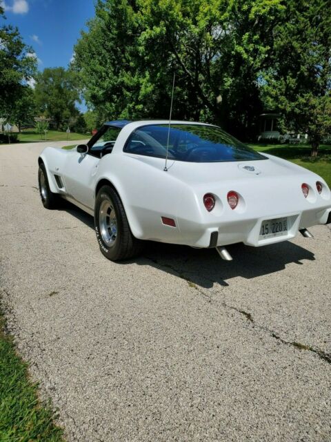 Chevrolet Corvette 1978 image number 22