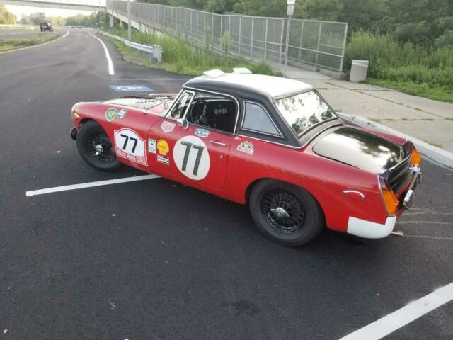 MG MGB 1976 image number 14