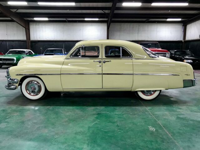 Mercury Sports Sedan 1951 image number 1