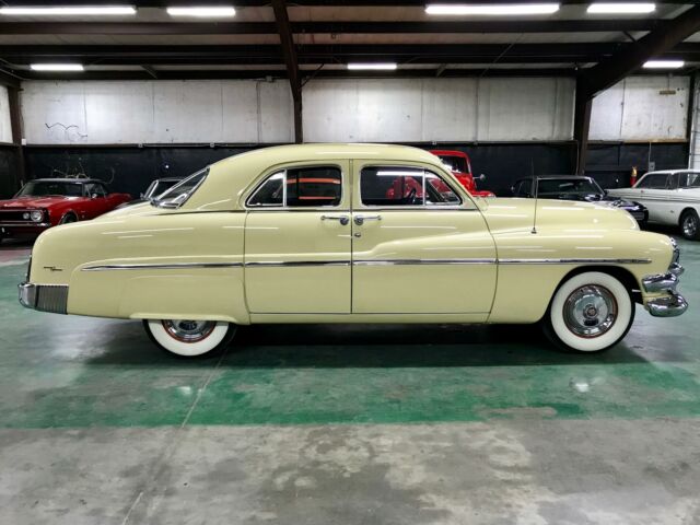 Mercury Sports Sedan 1951 image number 29