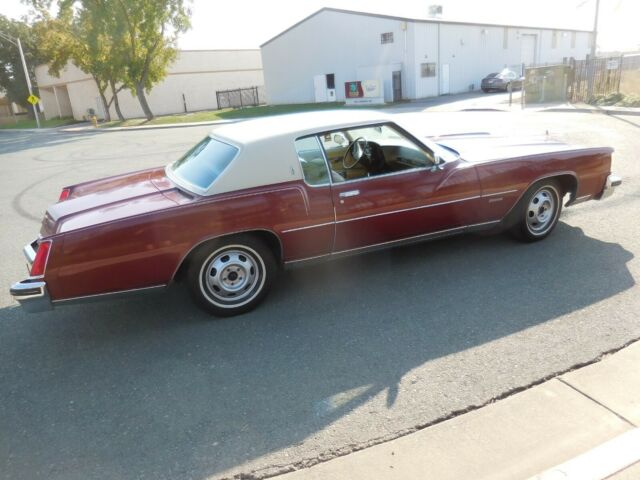 Oldsmobile Toronado 1973 image number 12