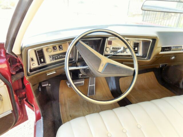 Oldsmobile Toronado 1973 image number 18