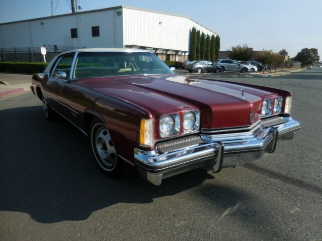 Oldsmobile Toronado 1973 image number 27