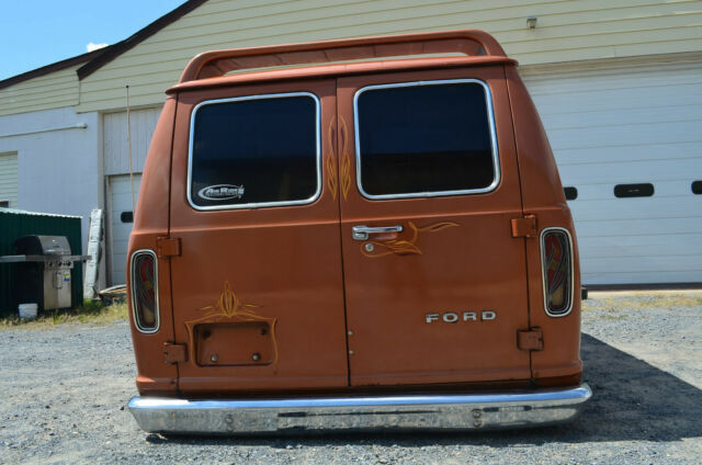 Ford E-Series Van 1976 image number 1