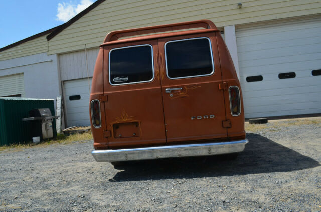 Ford E-Series Van 1976 image number 19