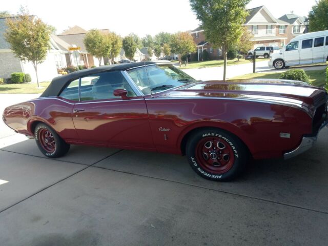 Oldsmobile Cutlass 1969 image number 0