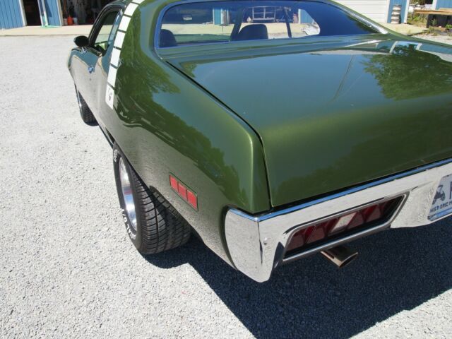 Plymouth Road Runner 1971 image number 28