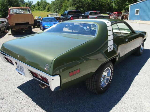 Plymouth Road Runner 1971 image number 29