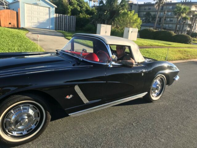 Chevrolet Corvette 1962 image number 26