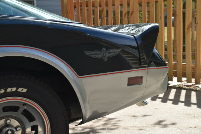 Chevrolet Corvette 1978 image number 2