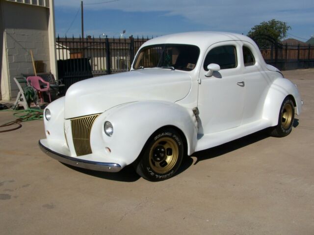 Ford coupe 1940 image number 0