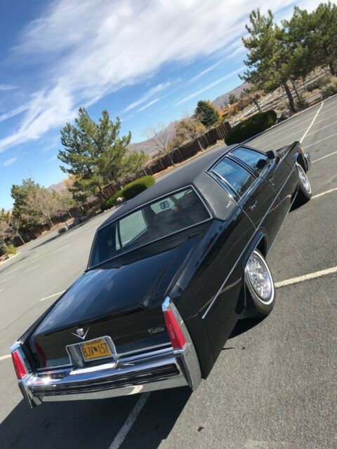 Cadillac DeVille 1977 image number 29