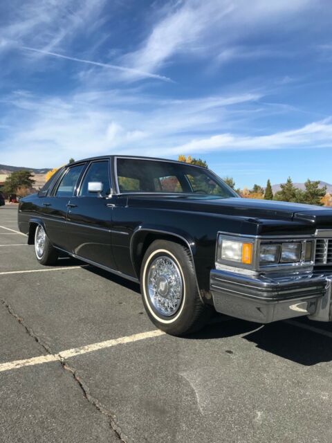 Cadillac DeVille 1977 image number 32