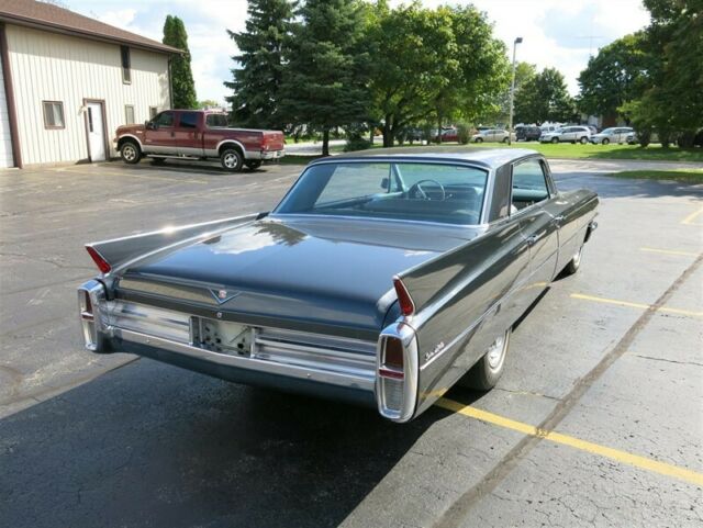 Cadillac Sedan DeVille, 1963 image number 10