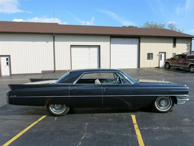 Cadillac Sedan DeVille, 1963 image number 14