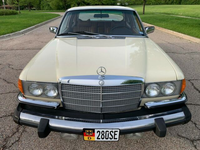 Mercedes-Benz S-Class 1979 image number 2