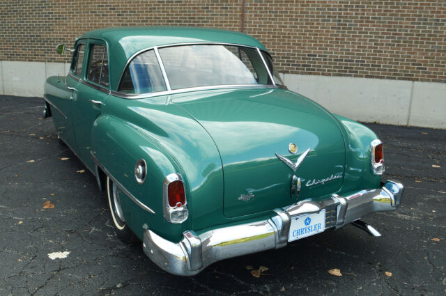 Chrysler Saratoga 1952 image number 8