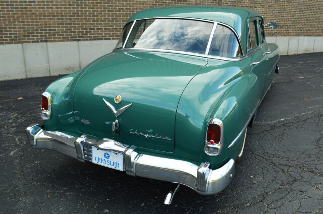 Chrysler Saratoga 1952 image number 9