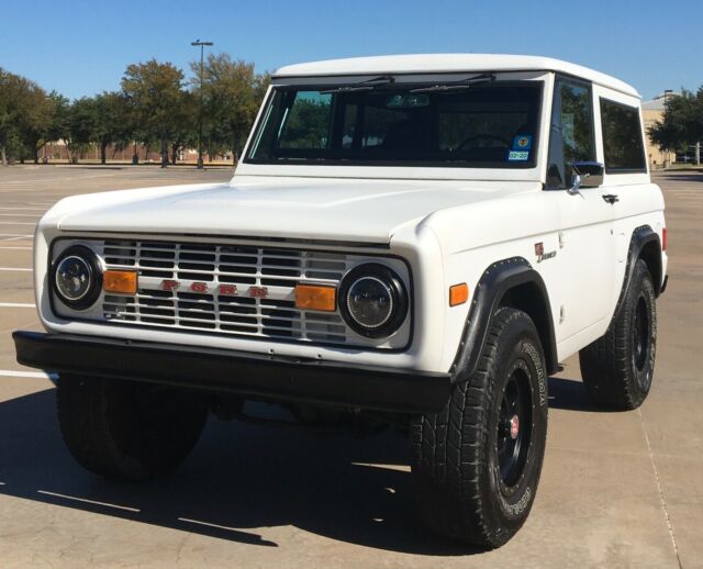 Ford Bronco 1977 image number 2