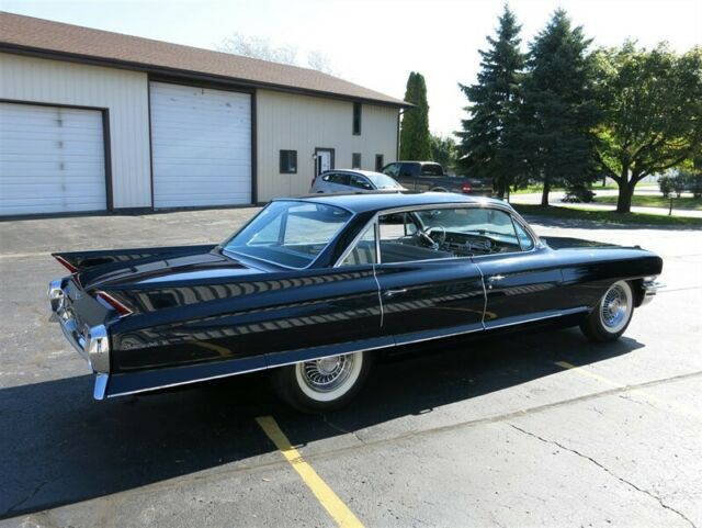 Cadillac Sedan DeVille, 1962 image number 12