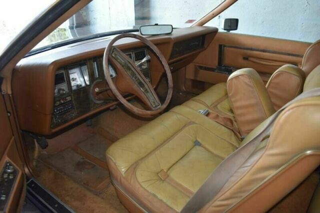 Lincoln Continental 1977 image number 18