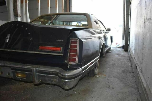 Lincoln Continental 1977 image number 2