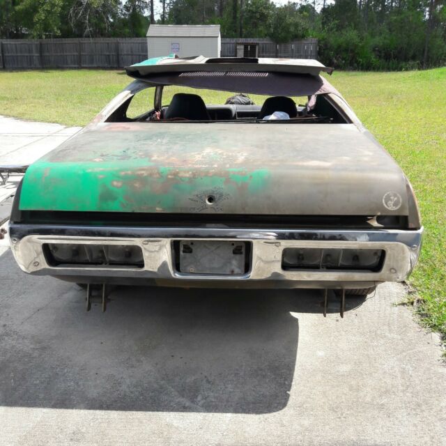 Plymouth Road Runner 1971 image number 28