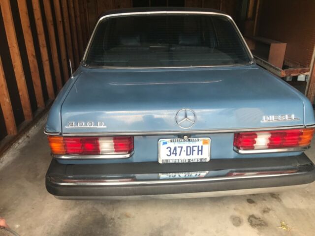 Mercedes-Benz 300-Series 1979 image number 6