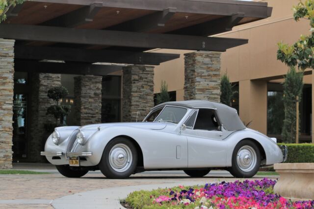 Jaguar XK120 DHC 1954 image number 2