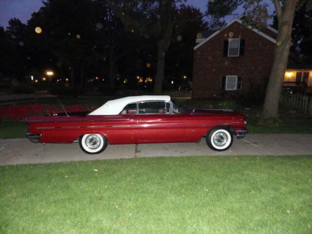 Pontiac Bonneville 1960 image number 17