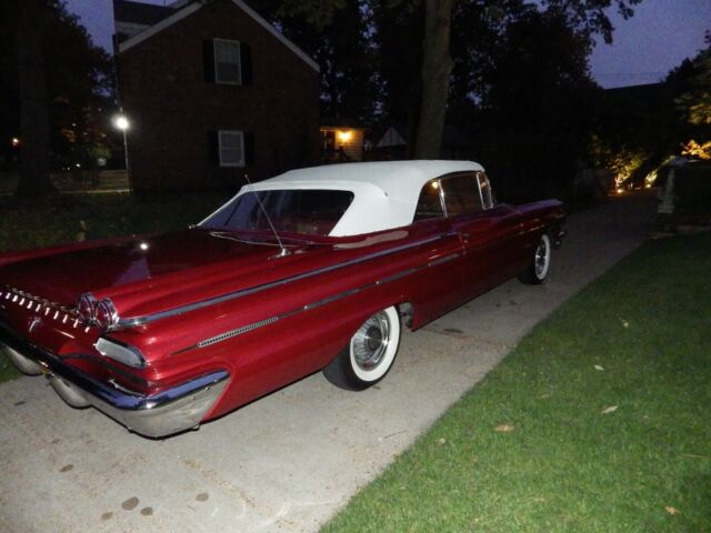 Pontiac Bonneville 1960 image number 19