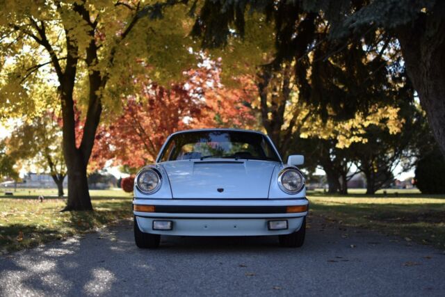 Porsche 911 1976 image number 4