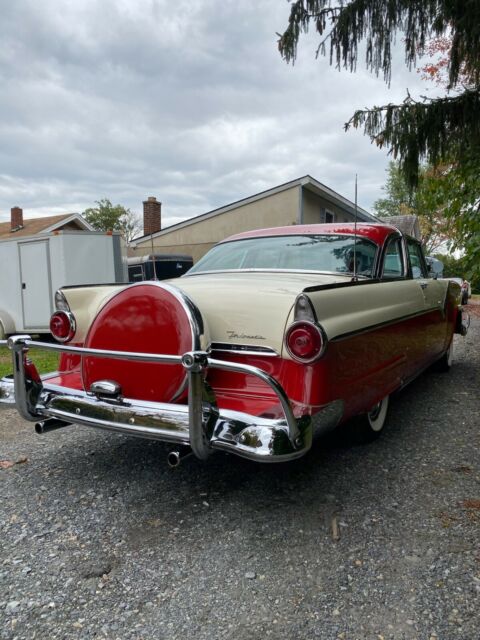 Ford Crown Victoria 1955 image number 3