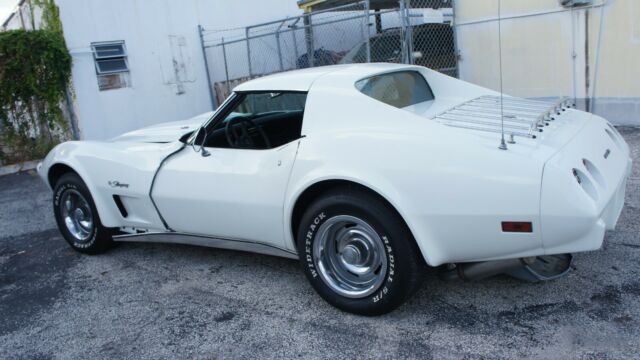 Chevrolet Corvette 1976 image number 5