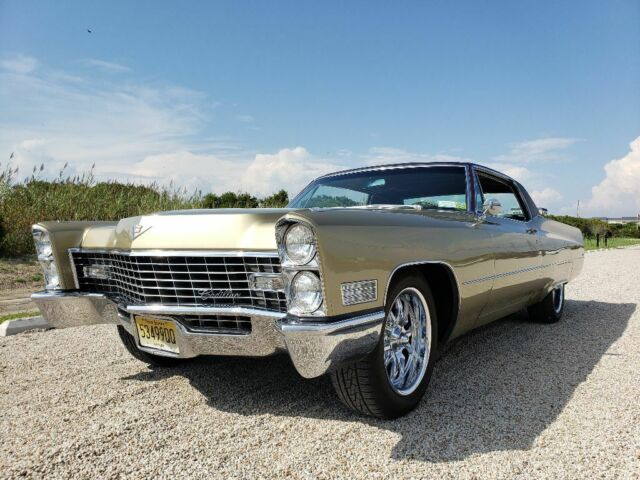 Cadillac DeVille 1967 image number 1