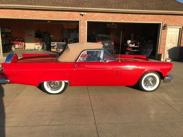 Ford Thunderbird 1957 image number 0