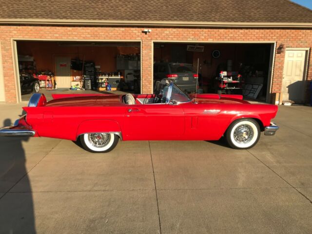 Ford Thunderbird 1957 image number 20