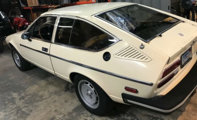 Alfa Romeo GTV 1979 image number 37