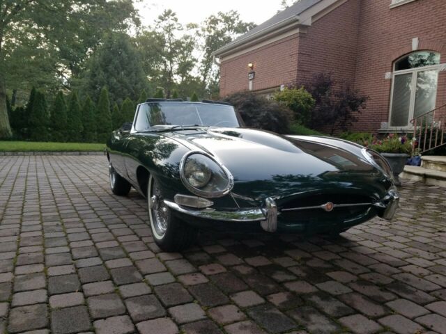 Jaguar E-Type 1962 image number 0