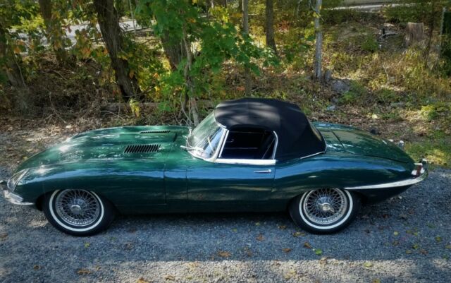 Jaguar E-Type 1962 image number 13