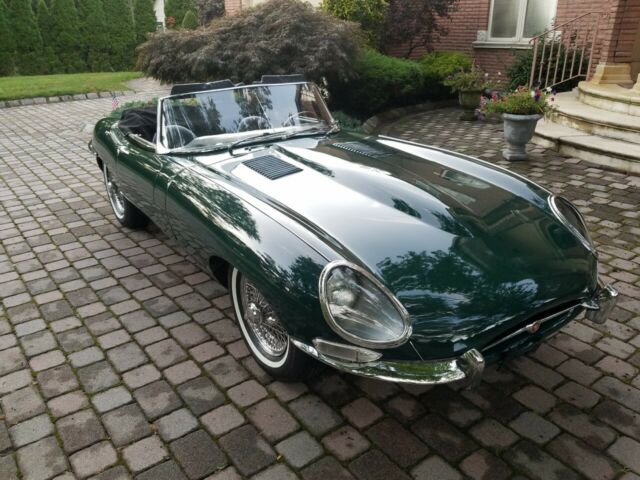 Jaguar E-Type 1962 image number 29