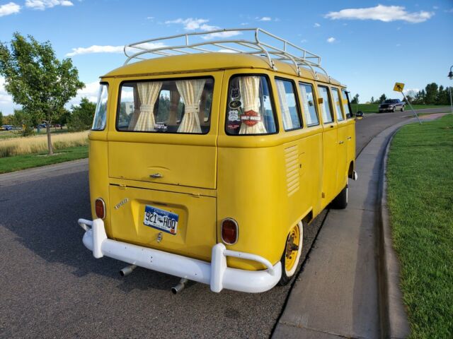 Volkswagen Bus/Vanagon 1974 image number 40