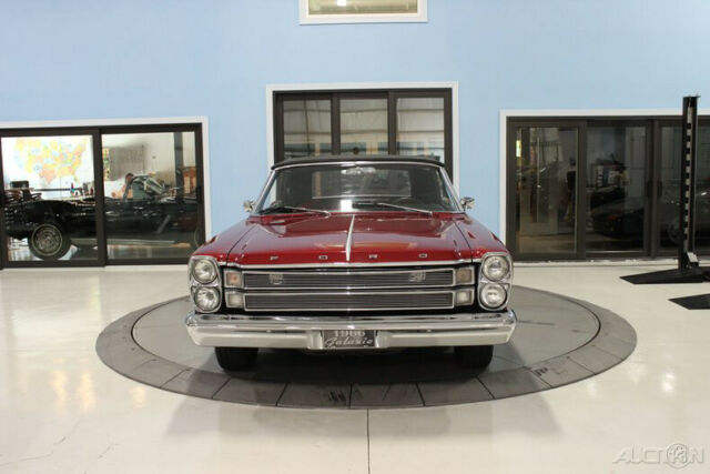 Ford Galaxie 1966 image number 31