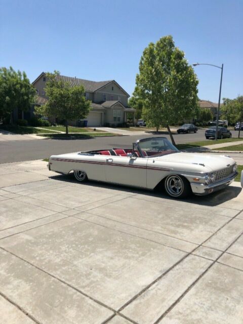 Ford Galaxie 1962 image number 0