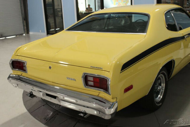 Plymouth Duster 1975 image number 22