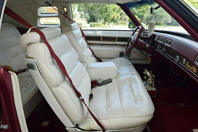 Cadillac DeVille 1975 image number 11